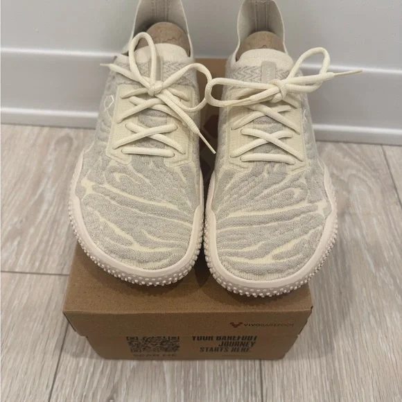 Vivo Barefoot Arctic Wolf Sneakers - Picture 3 of 10